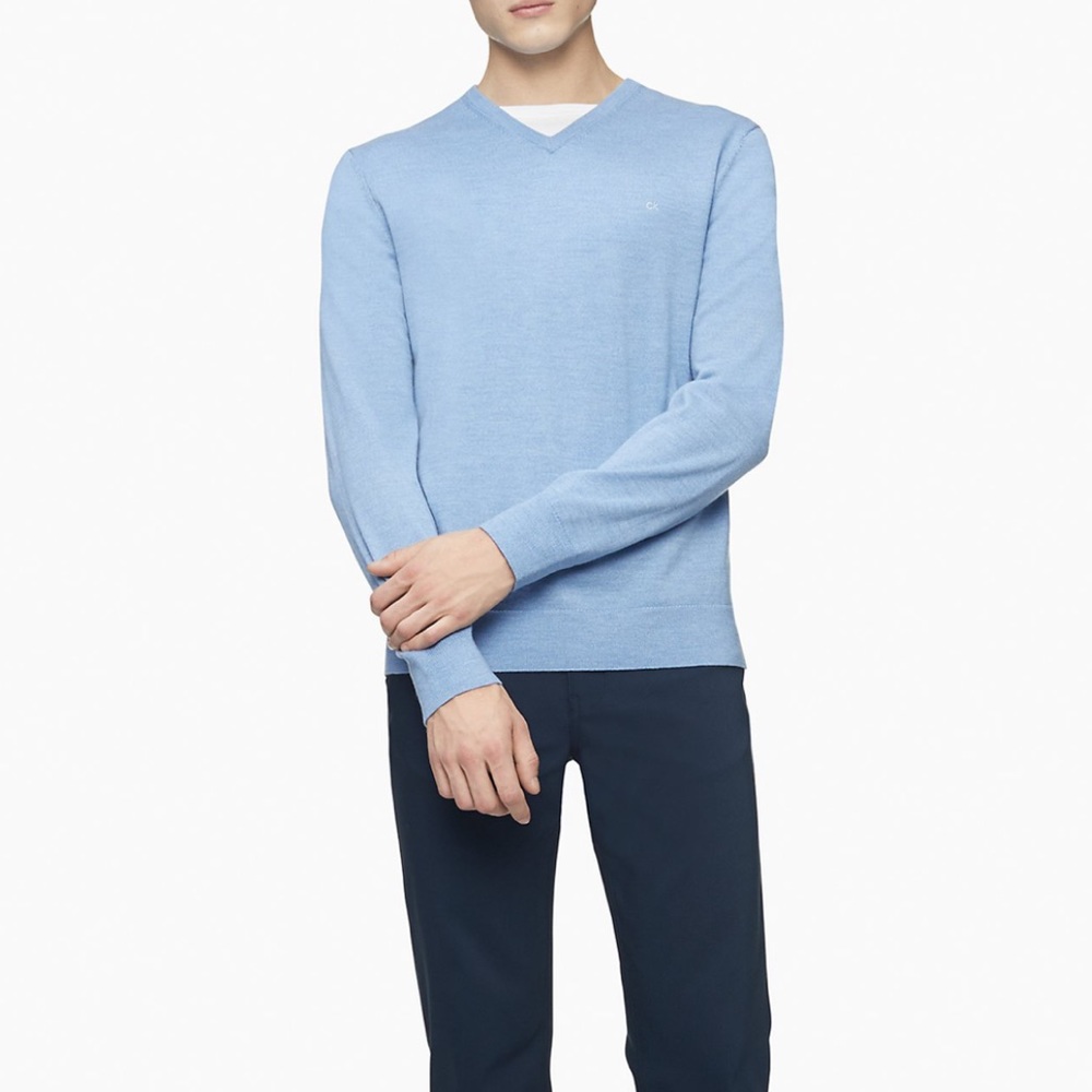 Calvin Klein Solid Merino Wool V-Neck Sweater (S)